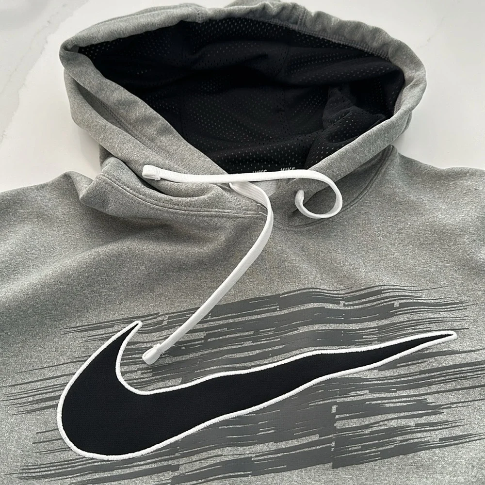 Nike men’s hoodie men’s thermal – fit grey and black size L, smoke free home.